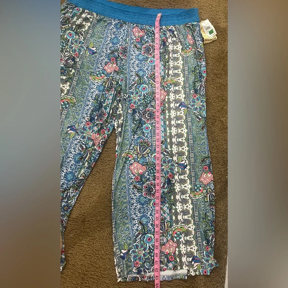 New / ONE WORLD Blue and Pink Patterned Wide-Leg Pants Plus Size 3X - Picture 9 of 11